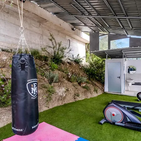 Lägenhet King With Sofa Bed 3 Yénion